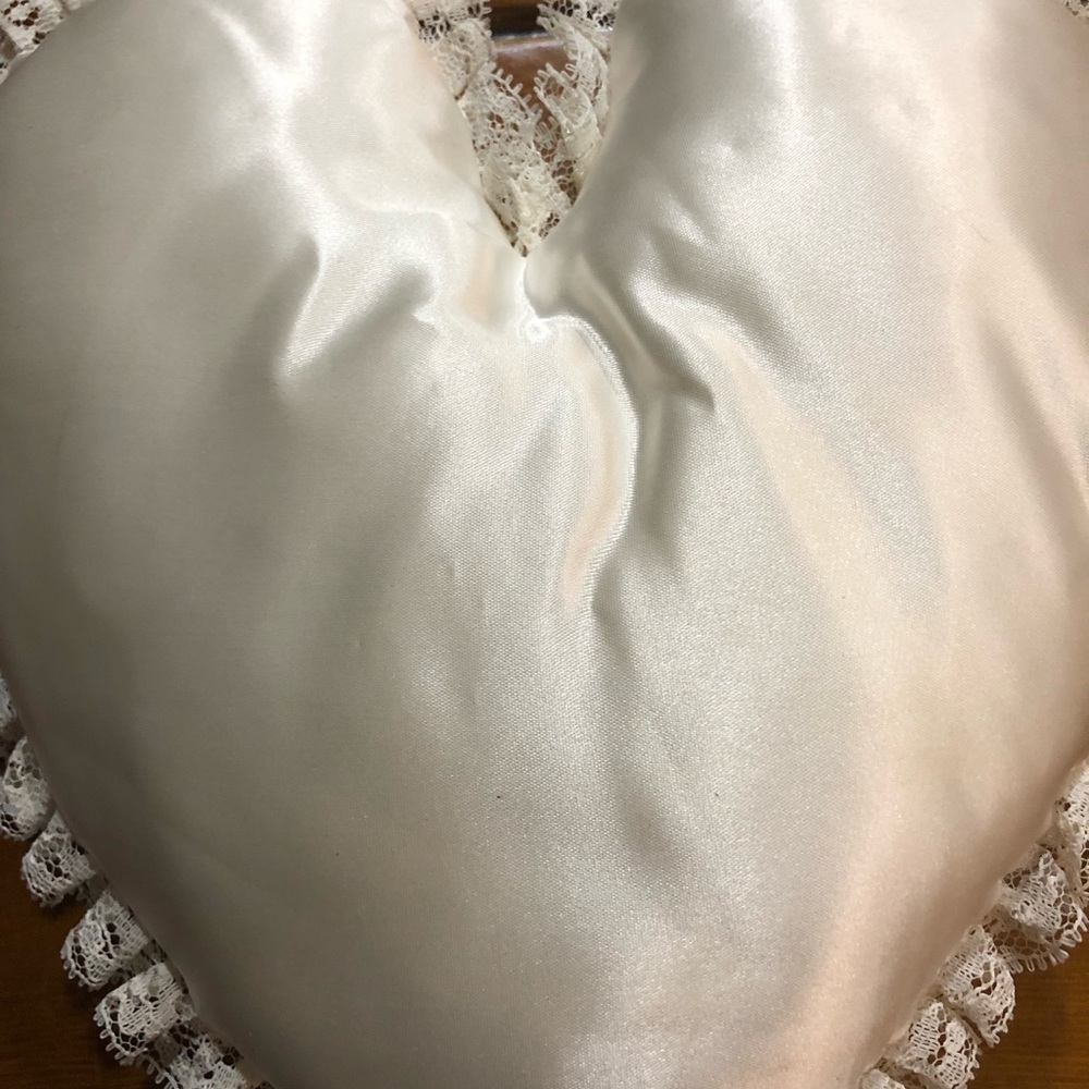 Like New Ring Bearers Pillow - Picture 3 of 3